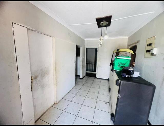 7 BEDROOM HOUSE FOR SALE IN PRIMROSE